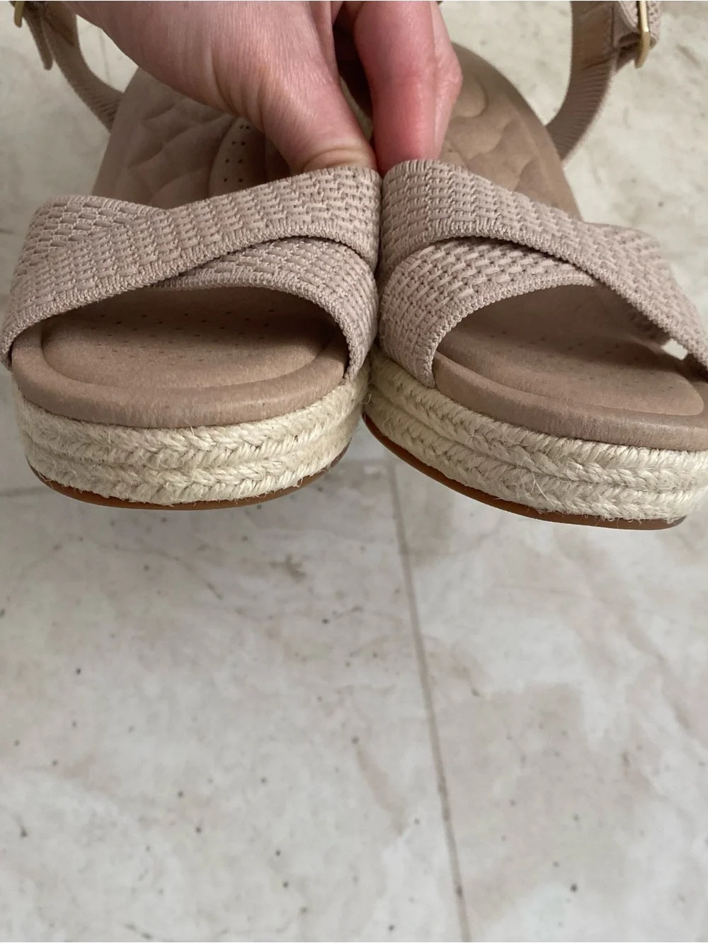 $119 NWOT Vivaia Sally Pro Almond Beige Color Round Toe Wedge Sandals Sz 6.5/37